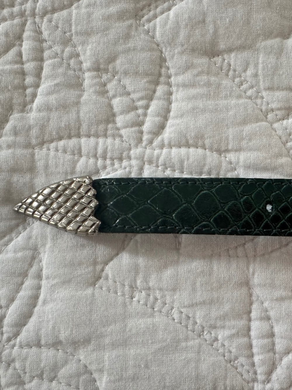 Vintage 1980's Avignon Snake Look Wraparound Green Leather Belt. Made in France - Picture 4 of 11